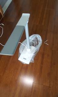 LED 充電式枱燈