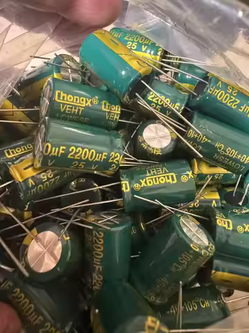 10PCS 25V2200UF 13*21mm 25V 2200UF 13*21 Aluminum electrolytic capacitor