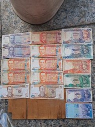 早期外國紙鈔十六張，含菲律賓十張，馬來西亞六張，希少