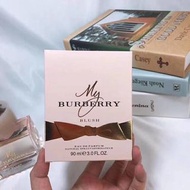 Burberry全新「My Burberry Blush 花之緋」香水