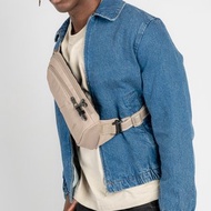 Pacsafe V Action 五大專利防盜 側背包 胸背包2.5L 卡其 #60161