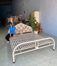 Giường sắt hộp vuông đầu nệm hồng giá rẻ giường sắt hộp vuông 4x8 cao cấp giao hàng toàn quốc