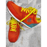 Kasut Bundle Kasut PaperPlanes Running Sneakers Saiz 7uk 8us 26.5cm Kasut bundle + Prelove with free