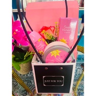 Gift set Perfume Sweet Honesty Avon