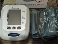 eHome 手腕式電子血壓計
