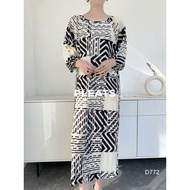 Code D772 Pleated DRESS-PLEATS BY MAMA