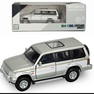BM Creation Diecast Master Mitsubishi Pajero White Strip