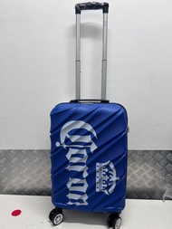 可上廉航：Elle 聯名20 吋行李箱；Elle 20 inch luggage 55 x 35 x 23cm