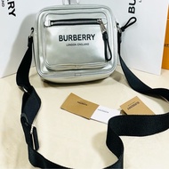 ✨好看實用 Burberry巴寶莉 超美黑銀新款雙層相機包 肩背 斜背包