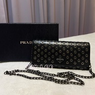 PRADA WOC 鏈條包 金屬圈圈 經典黑皮革 斜背包 肩背包 二手精品