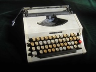 【老時光 OLD-TIME】早期二手厚重金屬打字機W-16*福利擺飾品特價