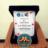 Plakat Wisuda TK Piala Wisuda Anak TK Plakat Kenang Kenangan Plakat Penghargaan Vandel Plakat Kayu