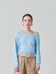 AILUMI - Finn Off-Shoulder Shirt เสื้อแขนยาวปาดไหล่ซ้าย