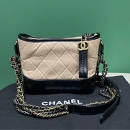 Chanel Gabrielle系列小號流浪包