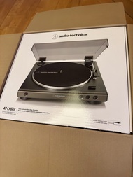 Audio Technica AT-LP60X Fully Automatic Belt-drive Turntable with new cartridge