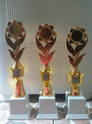 Piala Paket Satu Set