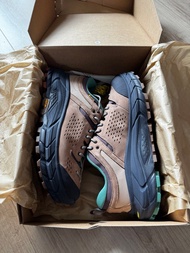 Hoka  One One Tor Ultra Low Bodega