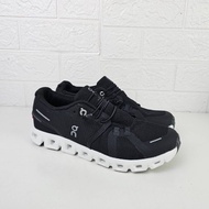 On cloud 5 black white sneakers