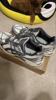 ASICS 運動鞋