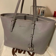 Michael Kors JET SET LEATHER TOTE