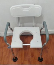 二合一洗澡椅=坐便椅/坐便器 二手 九成新 附尿盆+蓋 大吸盤腳墊