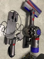 Dyson V8 （圖中物件）