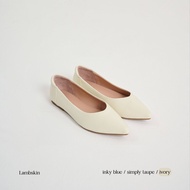 LADA รองเท้าหนังแกะ รุ่น  LESS  IS MORE  สูง 1 CM