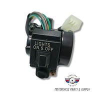 HOLDER SAKLAR LAMPU DAN STARTER KANAN SUZUKI RC80