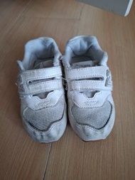 New Balance 兒童運動鞋