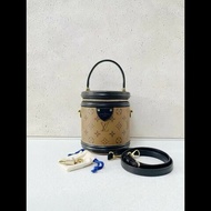 LV Cannes bag 
拼色老花發財桶 lv飯桶