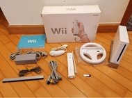 (新春送HDMI) Wii 日版全套 已開心 改中文介面 連USB手指（內有90個合家歡遊戲) 加 1000多個舊games