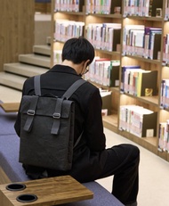 環保可水洗紙 超輕防水三合一筆電書包  雙肩/手提/側背 木炭黑