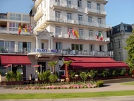 依雲薩瓦酒店 (Savoy Hotel Evian)