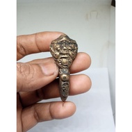 Unique yellow iron accessories