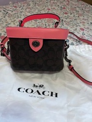 Coach 粉紅色手袋 斜孭袋