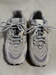 New Balance 725