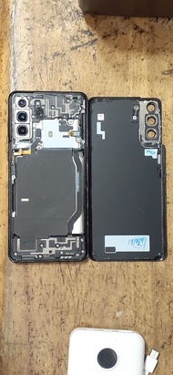 三星 SAMSUNG S21+ S21PLUS G9960 6.7吋手機只有測試可過電 狀況: 不開機 後蓋有掀開 零件機