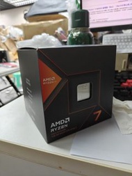 Amd Ryzen 7 8700G  (內置超強顯卡780M)