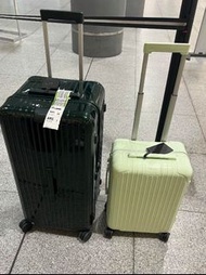Luggage rimowa essential trunk plus size 33