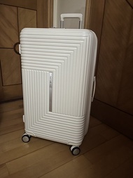新秀麗27’’米白色行李箱；Samsonite 27’’ milky  white case