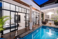 Rumah m² dengan 2 kamar tidur dan 2 kamar mandi pribadi di Seminyak (New open#2BR#7min Potato Head#
