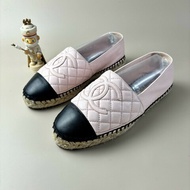 CHANEL/香奈兒 格菱紋雙C黑粉漁夫鞋 38碼