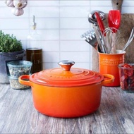 Le creuset 24 cm original french