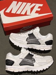 Nike Air Zoom Vomero 5通勤跑步鞋 男款 白色