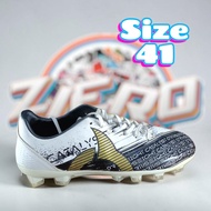 Ortus soccer shoes size 41