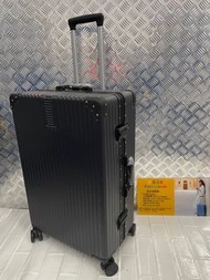27 吋鋁合金框行李箱 27 inch luggage 70 x 45 x 26cm