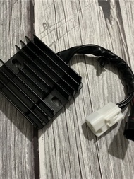 สายไฟเรียบสลิมสำหรับรถจักรยานยนต์ Suzuki GW250/S/F DL250 GSX250R อุปกรณ์เสริมชาร์จไฟฟ้าแบบอัตโนมัติ 