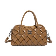 NOVA Vogue*ทอมือถือกระเป๋าสะพายข้างแฟชั่นระดับไฮเอนด์แบบใหม่ใช้ทดแทนกระเป๋าถือทรงแข็งกระเป๋า CK กระเ