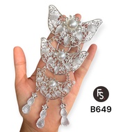 Three-Layer Pearl Kebaya Brooch B649