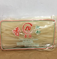Kwetiau Mentah / Kwetiau Kering SU Brand 220gr / Kwetiau Instan / Mie Kwetiaw